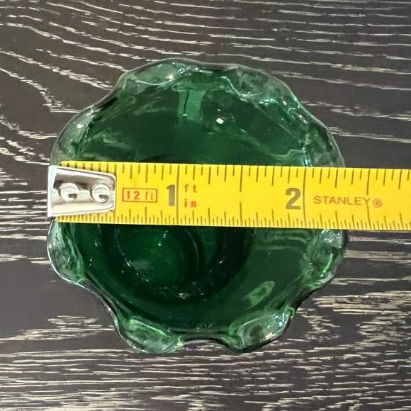 Green Glass Floral Bud Vase with Flower Pedal Top - Picture 3 of 4